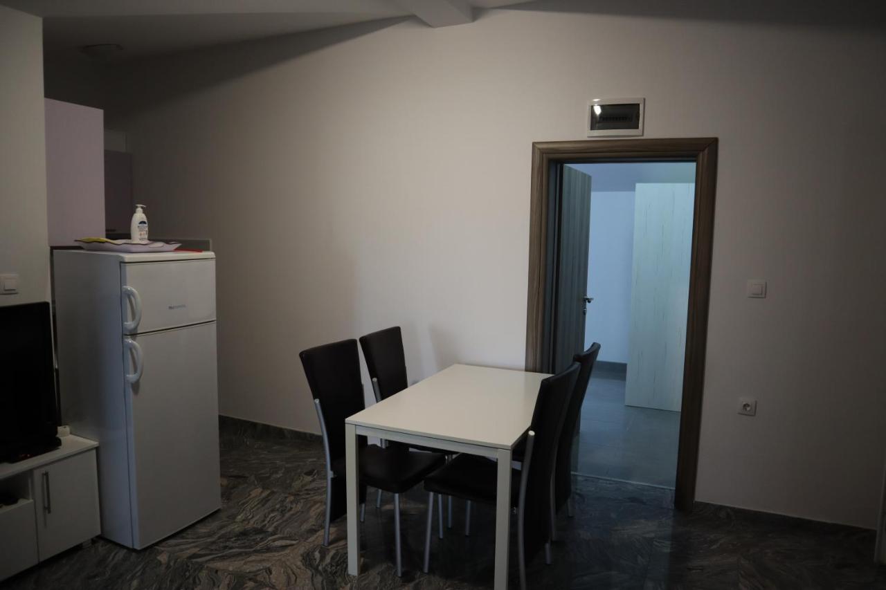 Apartment Mario Pula Exterior photo